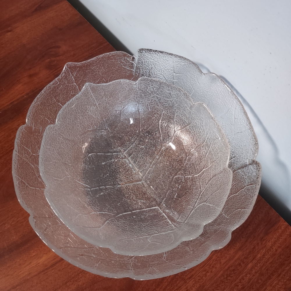 ARCOROC France Aspen Leaf Set Of 2 Bowls 7” and 9" GLASS Round Stackable